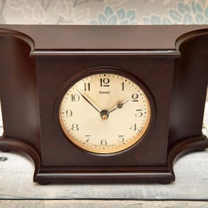 Vintage Ferranti Synchronous Electric Mantel Clock Fully Restored British Walnut Bakelite 240V Mains with 3-Pin Plug, Made in England c.1950