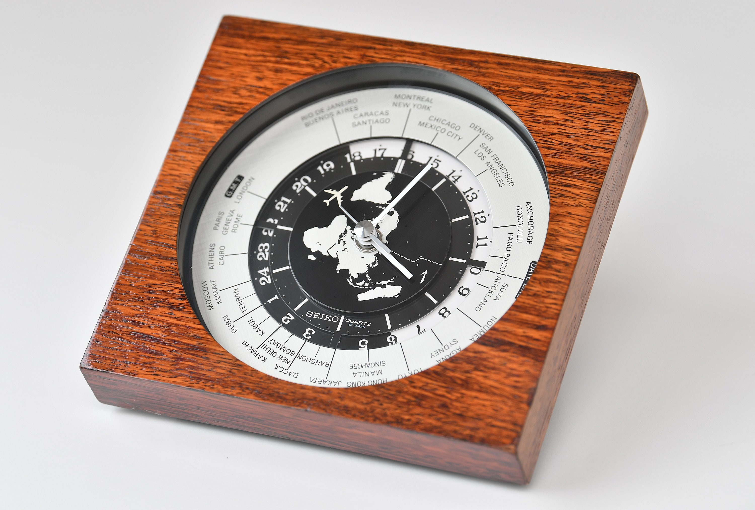 Classic 1970's Vintage Seiko Quartz World Clock With White