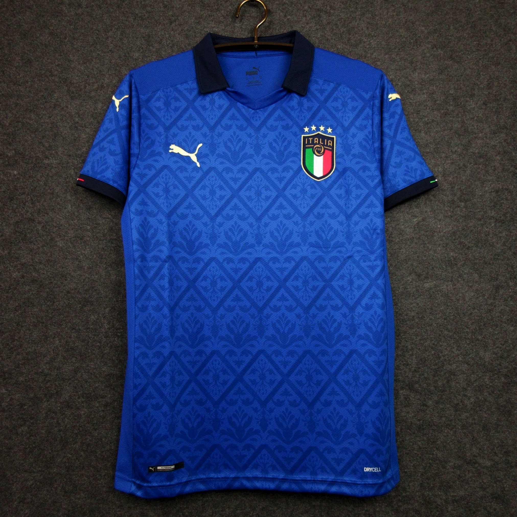 Italy Home football shirt 2021.