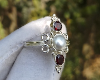 Ring met zoetwaterparelgranaat: geoxideerde sterlingzilver multisteen
