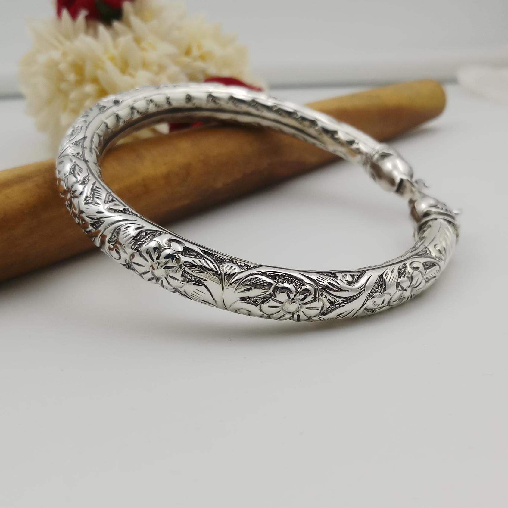 Vintage Sterling Silver Elephant Head Bangle: Adjustable Tribal