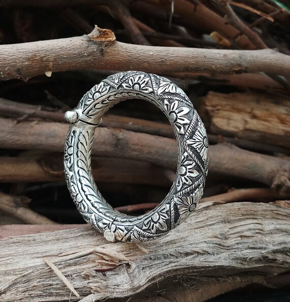 Very Old Vintage Handmade Silver Bangles For Her … - image 4