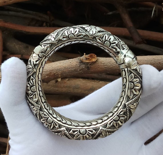 Very Old Vintage Handmade Silver Bangles For Her … - image 3