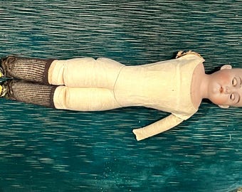 Antik Floradora Tyskland docka med läderkropp.