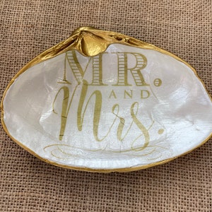 Wedding/Engagement Clam Shell