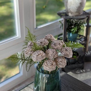 1 douzaine de fleurs pour les orgueils et les préjugés - 6 ou 12 roses en papier - fleurs de livre pour anniversaire de mariage, décoration de livre, art du livre