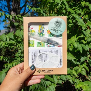 Monthly Flowers Watercolor Kit: Beginner DIY Painting Activity