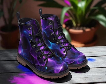 Paarse rookgevechtslaarzen met kosmische abstracte dampprint