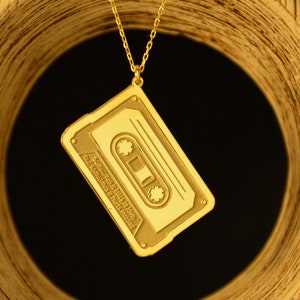 Colar de fita personalizado - Liquidação de verão - Presente memorial - Pingente de canções de amor - Colar de fita mista - Pingente de cassete - Joias musicais