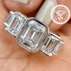 2.50CT Emerald Cut Lab Grown Diamond Bezel Set Five Stone Engagement Ring, CVD Diamond 14K Solid Gold Wedding Ring For Woman
