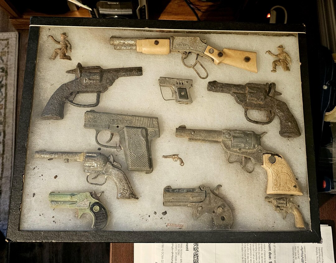 Antique Toy Cap Gun Collection in Case Kilgore Spitfire Dick and More ...