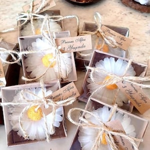 Candela nuziale personalizzabile a forma di margherita, bomboniera per compleanno, baby shower, battesimo, Natale, matrimonio, damigella d'onore, regalo per gli ospiti personalizzato