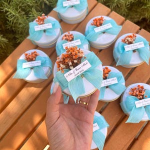 Candela in latta personalizzata con fiori secchi incorporati in grandi quantità, regalo di nozze personalizzato fatto a mano, regalo di ringraziamento in grandi quantità, bomboniere per addio al nubilato