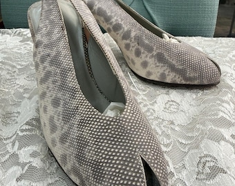 Vintage 1970's does 1930's PETRA Grey Leather Embossed Slingback Peep Toe Heels