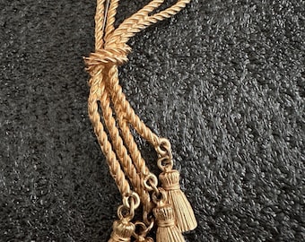 Vintage Articulated Large Knot Tassel Gold tone Rope Dangle Brooch Pin