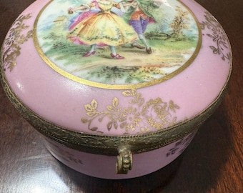 Caja de joyería vintage de porcelana alemana rosa estilo pastoral con espejo y diseño de cabaña coqueta.