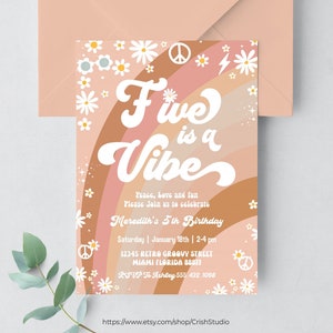 Convite de aniversário cinco é uma vibração, hippie van editável, decorações groovy de 5º aniversário, tema hippie, convites retrô g505