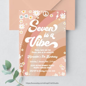Convite de aniversário Seven Is A Vibe Hippie Van editável 7º aniversário Groovy Decorações Tema Hippie Convites retrô G507