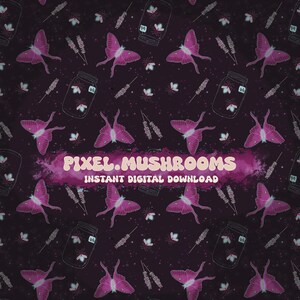 Op de afbeelding: Donkerpaars digitaal patroon met roze motten, vuurvliegjes en weckpotten. De tekst "PIXEL.MUSHROOMS" en "INSTANT DIGITAL DOWNLOAD" is afgebeeld. Het ontwerp heeft een grillig, door de natuur geïnspireerd thema.