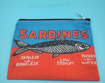 Retro Sardine Can Pouch – Kitsch Fish Print Zipper Bag, Eclectic Coin Purse, Funky Gift for Vintage Lovers