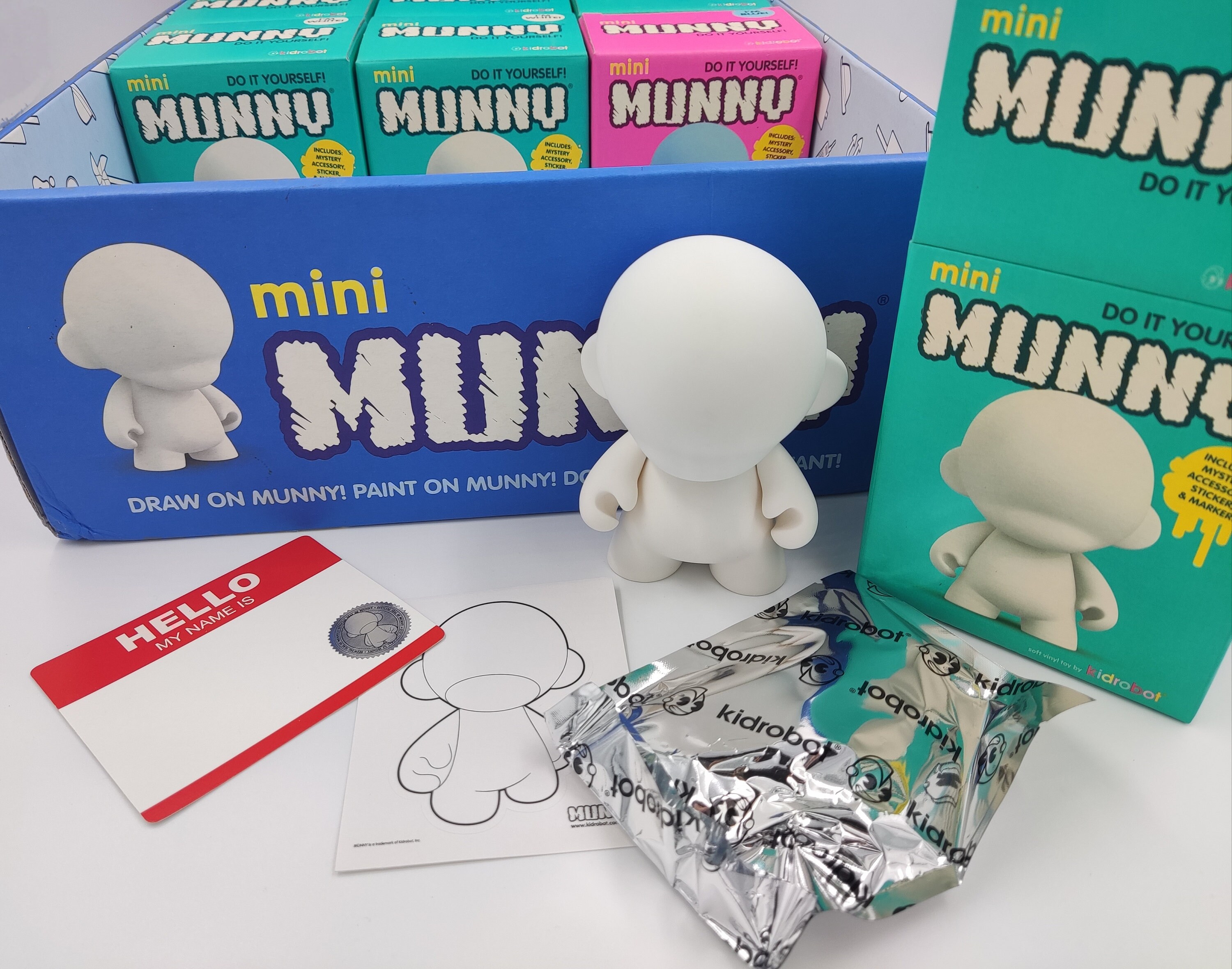 KIDROBOT Mini Munny 4