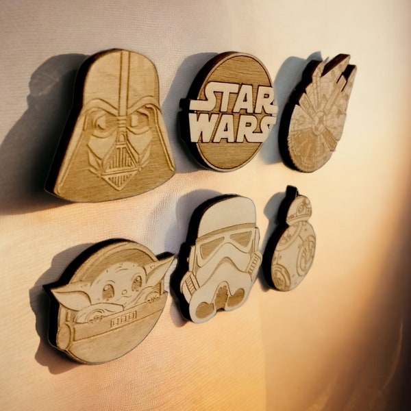 Set of 6 Star Wars Wooden Magnets & Pins - Exclusive Brooch/Magnet - Housewarming Gift - Fridge Magnet - Kitchen Accessories - Home Decor