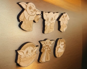 Set of 6 Baby Yoda Wooden Magnets & Pins - Exclusive Brooch/Magnet - Housewarming Gift - Fridge Magnet - Kitchen Accessories - Home Decor