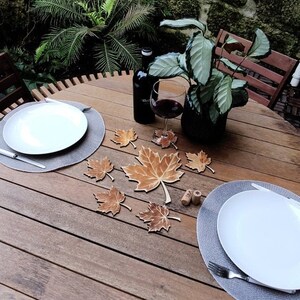 Ensemble de porte-pots en bois Nature Feuilles d'automne Fait à la main Ustensiles de cuisine modernes Réglage de la table Minimalisme Cadeau de pendaison de crémaillère Bois image 4