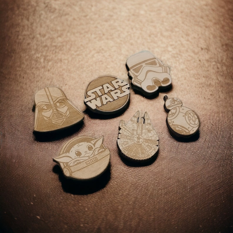 Set of 6 Star Wars Wooden Magnets & Pins Exclusive Brooch/Magnet Housewarming Gift Fridge Magnet Kitchen Accessories Home Decor image 3