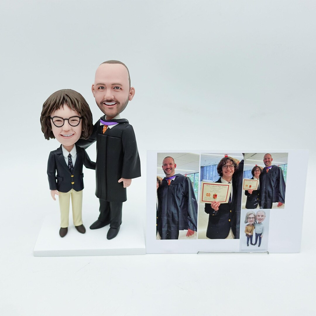 Custom Bobbleheads Of Best Friends Graduating Together.