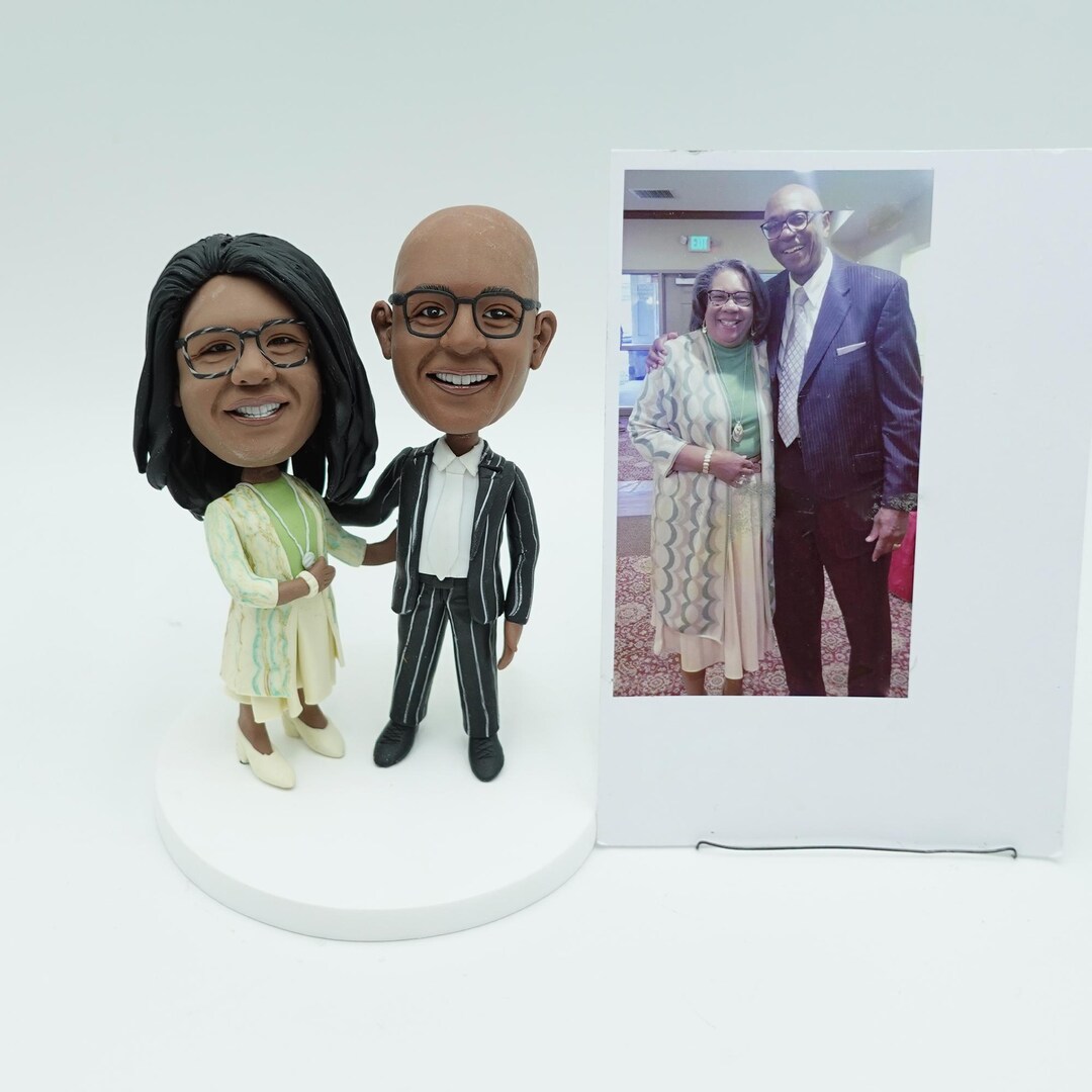 Anniversary Parents Bobblehead - Timeless Love Tribute