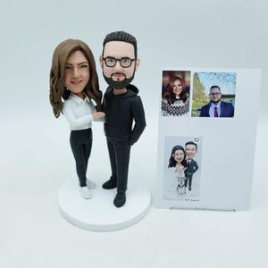 Custom Couple Bobblehead Cake Topper: Personalized Engagement Gift