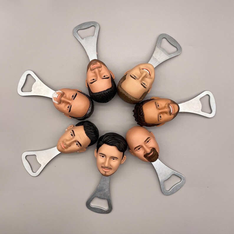 Abridor de botellas con cabeza personalizada: regalo personalizado para padrinos de boda imagen 1