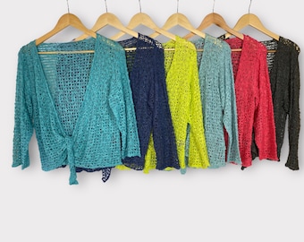 Kurzes Häkeloberteil, offener Strick-Achselzucken, Festival-Pullover, Urlaubs-Strandoberteil, Strickpullover in Einheitsgröße, lockeres Boho-Bolero-Top zum Binden vorne