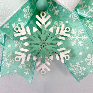 Winter snowflake wreath for front door, seasonal holiday porch decor, christmas winter snowflake door hanger image 6
