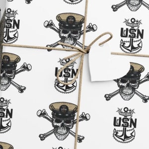 Naval Master Chief Skull & Crossbones met MCPO-ankers Wit cadeaupapier