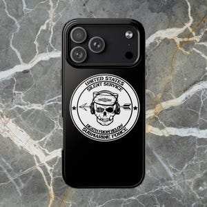 Funda resistente para iPhone negra con diseño de calavera de marinero, "Muerte desde abajo" de la Fuerza Submarina de EE. UU.