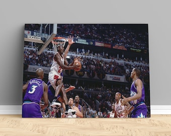 Basketball Match Poster, Legend Basketball Player Dunk Canvas, Basketball Theme Wall Decor, Basketball Poster, Kobe Poster, Dunk Moment