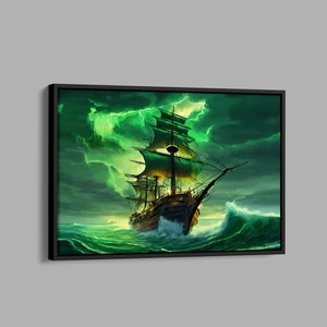 Op de afbeelding: Een schilderij van een schip dat door een stormachtige zee vaart met groene bliksem. Het schip heeft bruine zeilen en een houten romp. De zee is donkergroen en de lucht is donkerblauw.