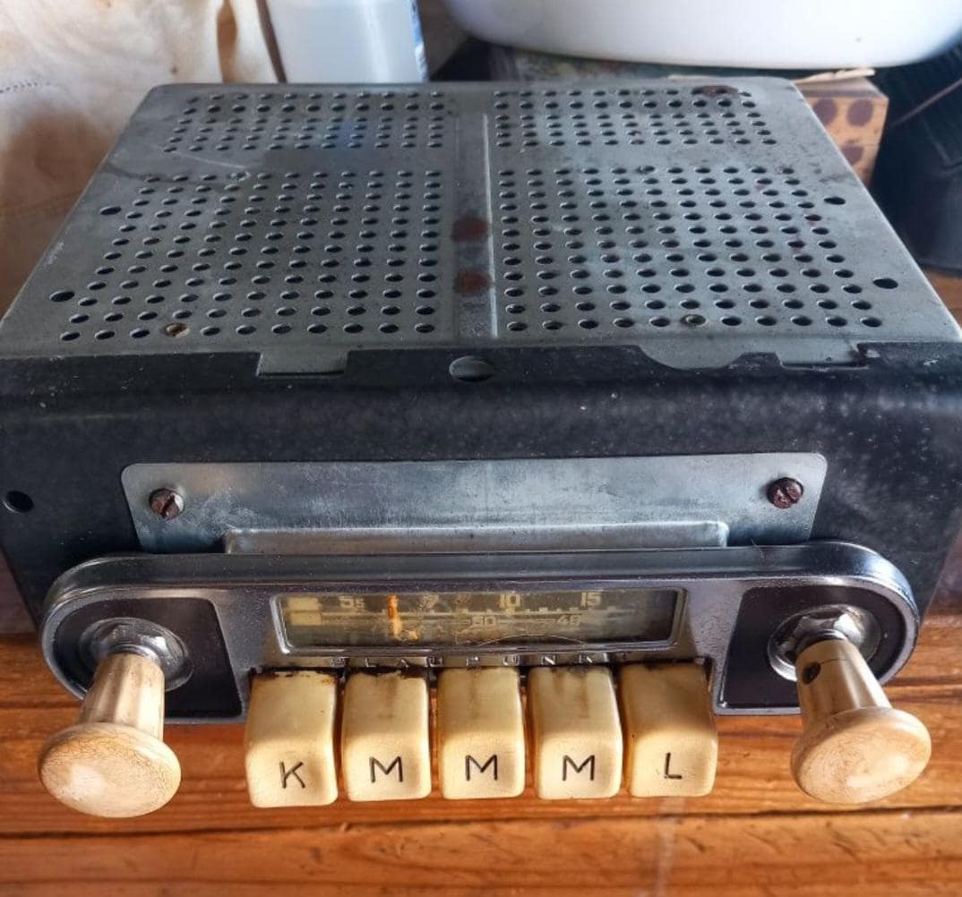 vecchia autoradio Blaupunkt Stoccarda