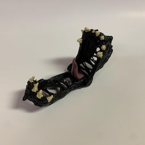 Vintage Original Spider Man Rare Symbiote splatter Venom Skull Action Figure