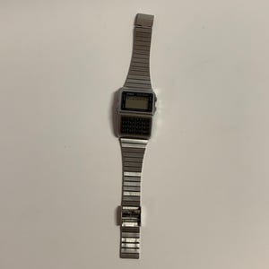 Vintage CASIO DBC-610 Digital Data Bank Telememo Calculator Men&#39;s Watch Untested