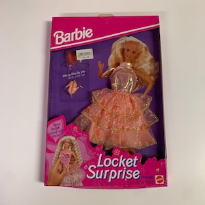 Vintage Original 1993 l Mattel Barbie Locket Surprise Dress Fashions Lip Gloss With Ruffles New Old Stock