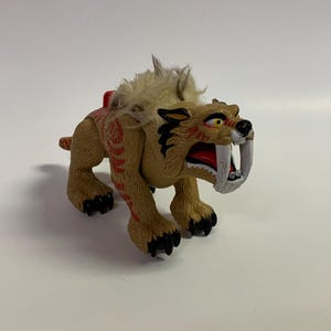 Fisher Price Imaginext Thorn The Sabertooth Tiger With Biting Action Fur Mane