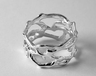Delicato anello di corallo / Gioiello in argento sterling fatto a mano / Anello unico