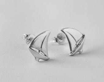 Segelboot Ohrstecker | Handgefertigte Silber Ohrringe | Maritimer Schmuck