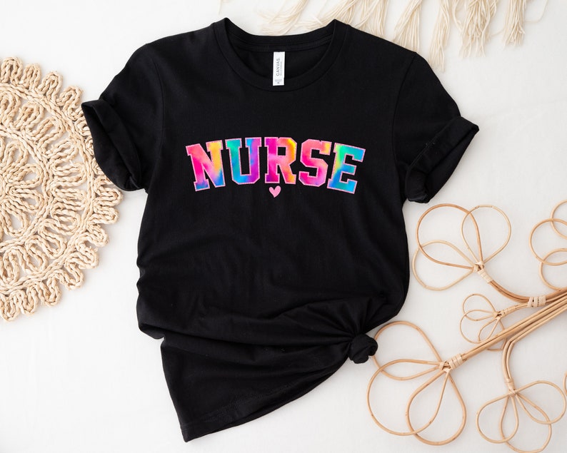 Aquarel verpleegster shirt, verpleegster T-shirt, verpleegster week shirt, bijpassende verpleegster T-shirt, shirt voor verpleegster, schattig verpleegster shirt, cadeau voor verpleegster afbeelding 3