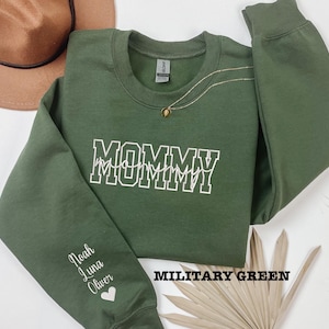 Embroidered Mommy Sweatshirt, Embroidered Custom Name Shirt, Embroidered Gift For Mommy Shirt, Mothers Day Gift, Cute Mommy Crew Neck Tee bild 1
