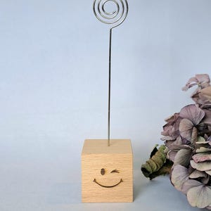 personalisierter kleiner Holzwürfel mit "Zettelhalter/ Kartenhalter"