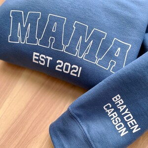 Mama Sweatshirt Crewneck, Personalized Sleeves Name, Mama Sweatshirt, Mimimal Apparel, Gifts For Her, Mother’s Day Gift